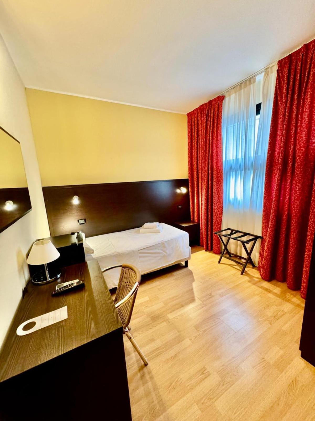 Hotel Guidi เมสเตร ภายนอก รูปภาพ