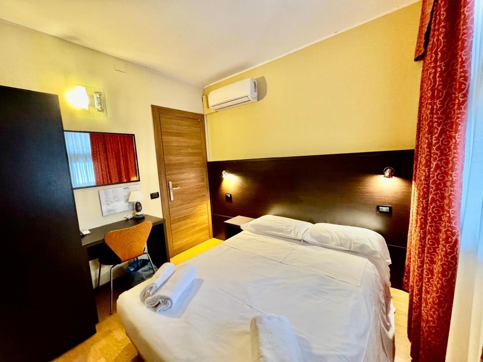 Hotel Guidi เมสเตร ภายนอก รูปภาพ