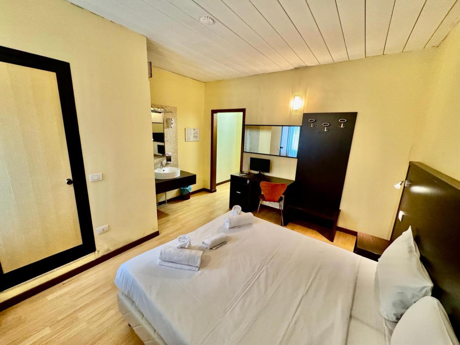Hotel Guidi เมสเตร ภายนอก รูปภาพ