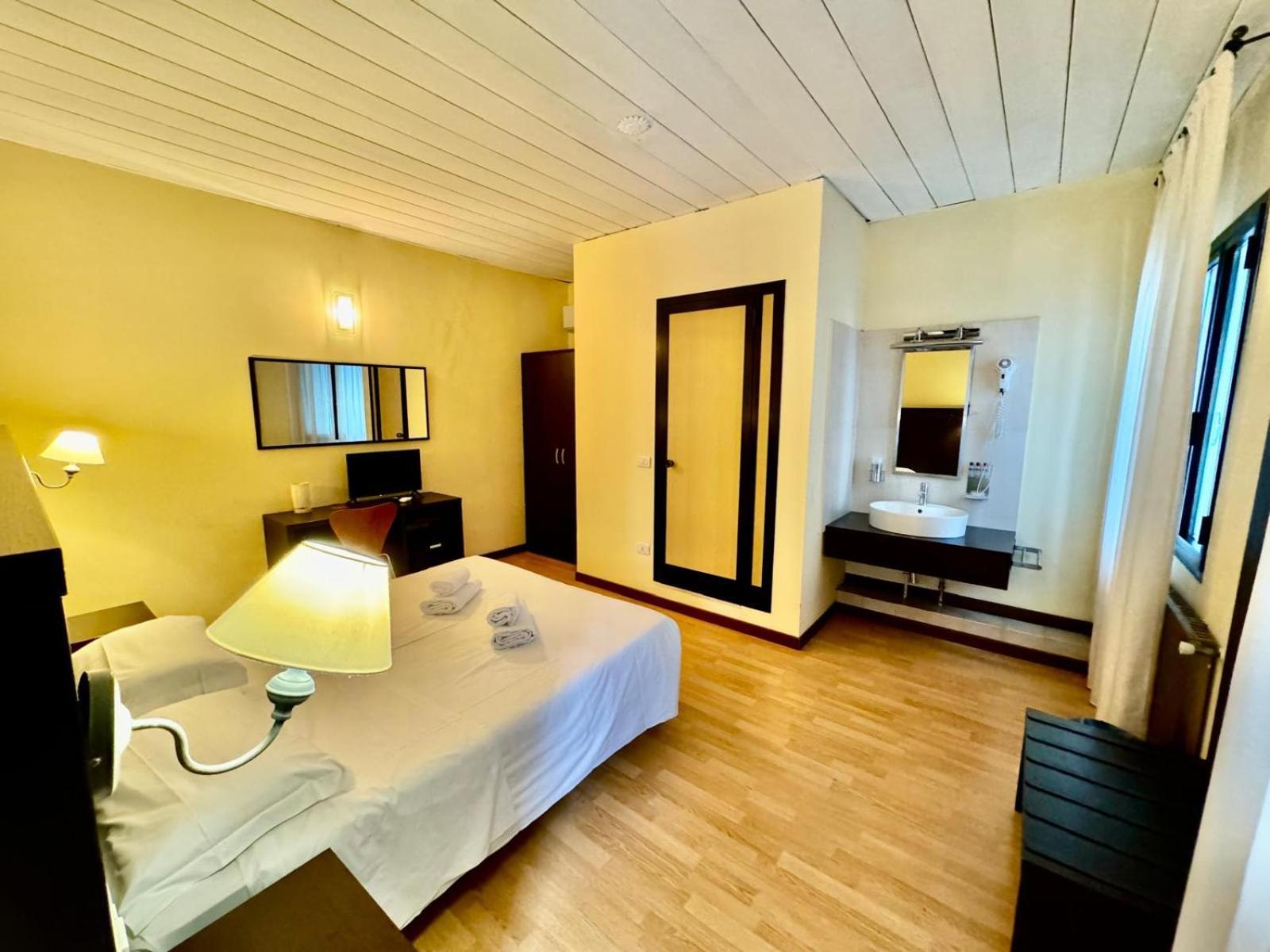 Hotel Guidi เมสเตร ภายนอก รูปภาพ