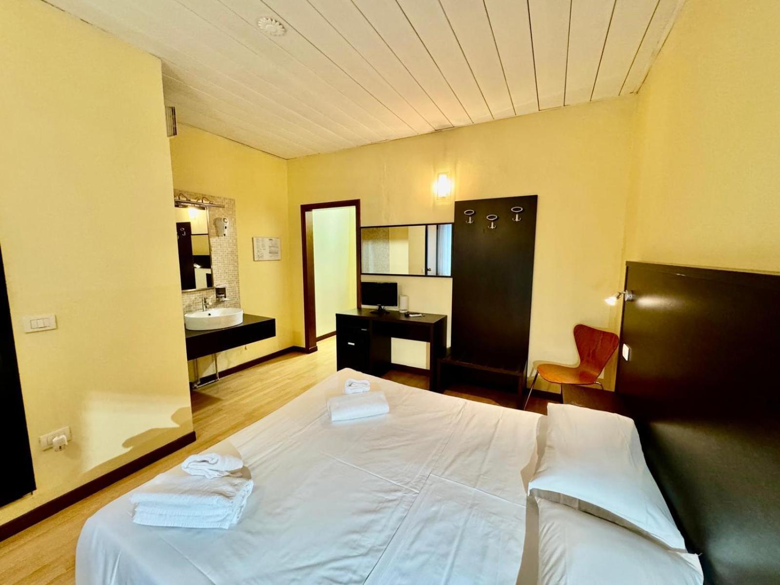 Hotel Guidi เมสเตร ภายนอก รูปภาพ
