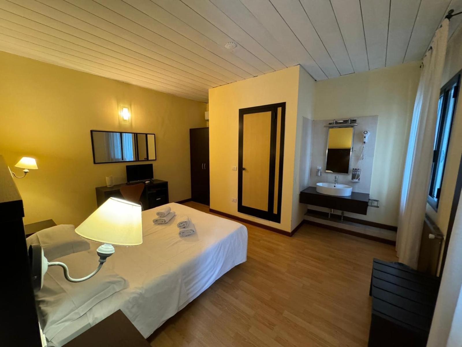 Hotel Guidi เมสเตร ภายนอก รูปภาพ