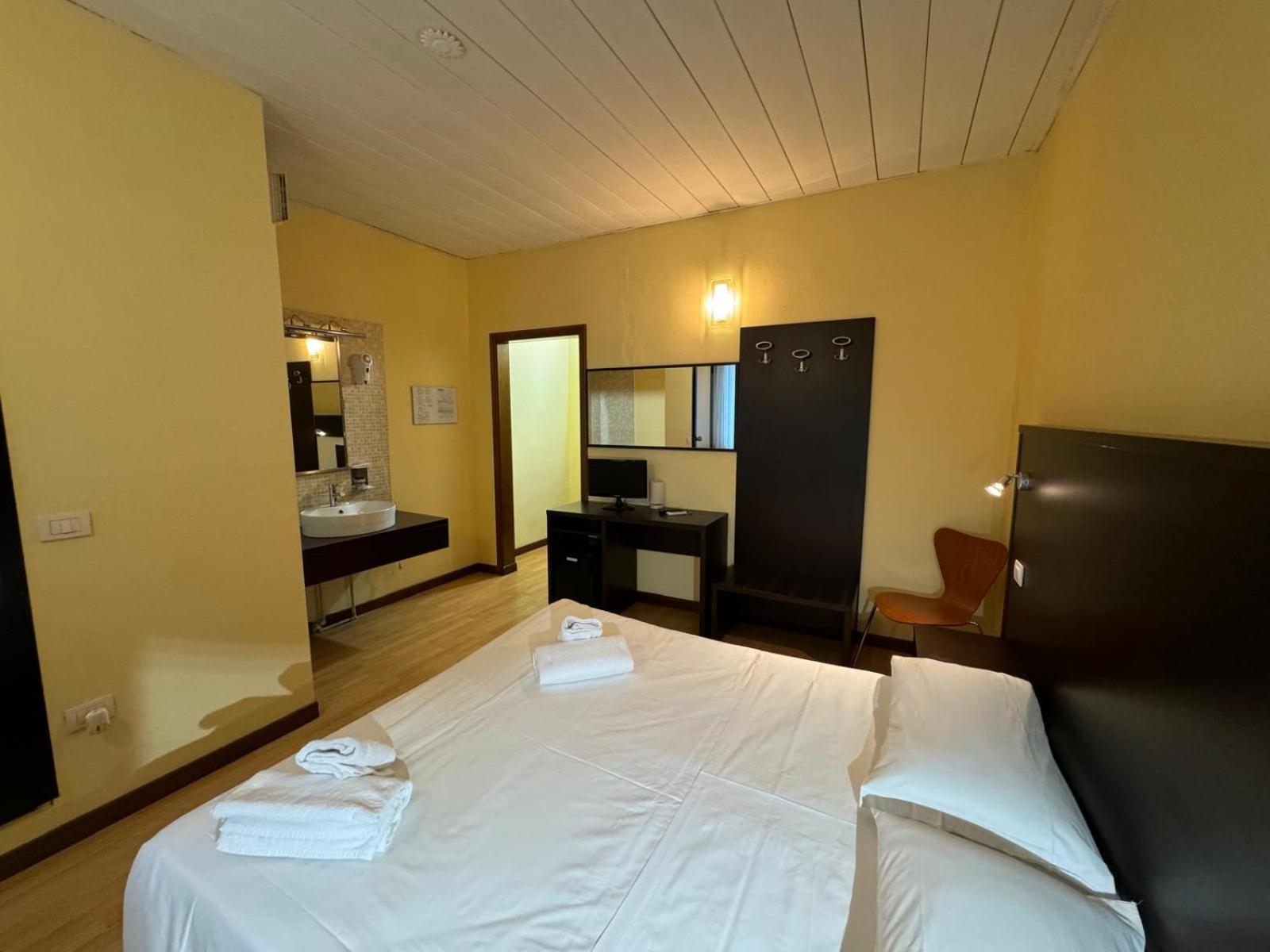 Hotel Guidi เมสเตร ภายนอก รูปภาพ