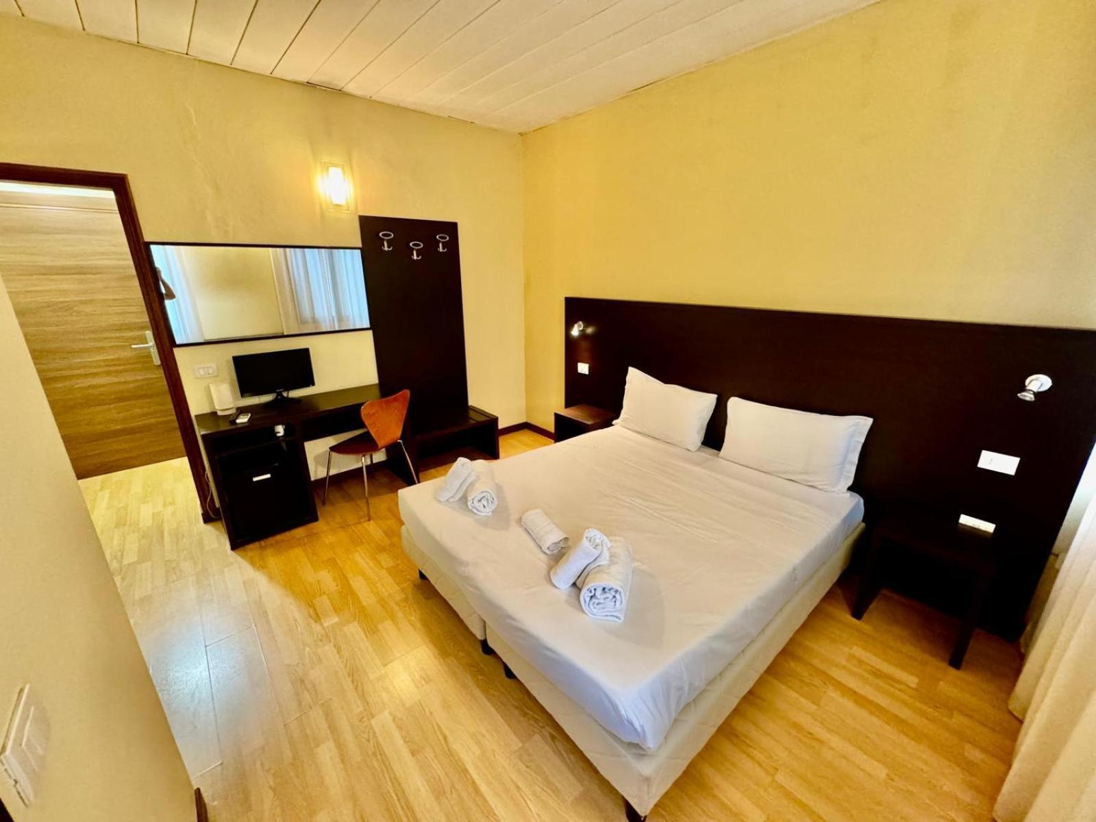 Hotel Guidi เมสเตร ภายนอก รูปภาพ