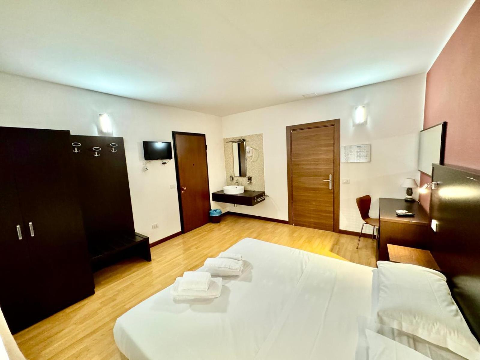 Hotel Guidi เมสเตร ภายนอก รูปภาพ