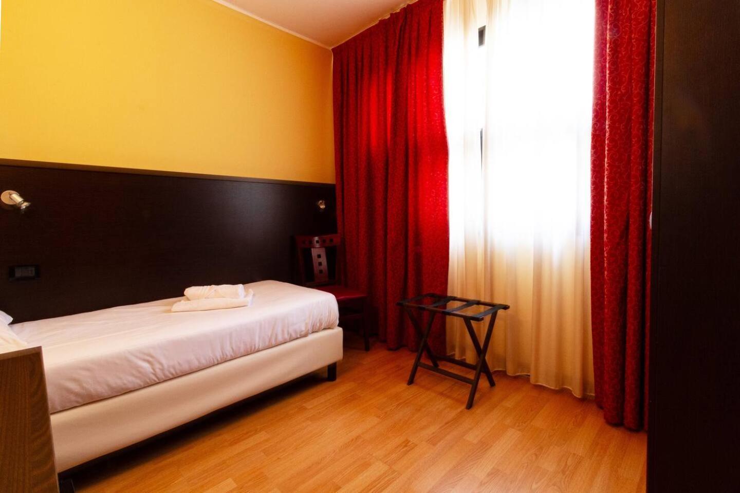 Hotel Guidi เมสเตร ภายนอก รูปภาพ
